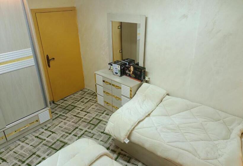 اتاق استاندارد با سرویس بهداشتی مشترک, Hostel ـ Karak Dream