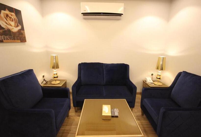 디럭스 스튜디오, Suit Los