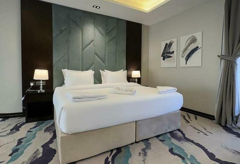 חדר דחוקס עם מיטת קינג, فندق الوتين Alwateen