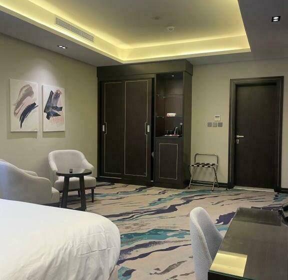 חדר דחוקס עם מיטת קינג, فندق الوتين Alwateen