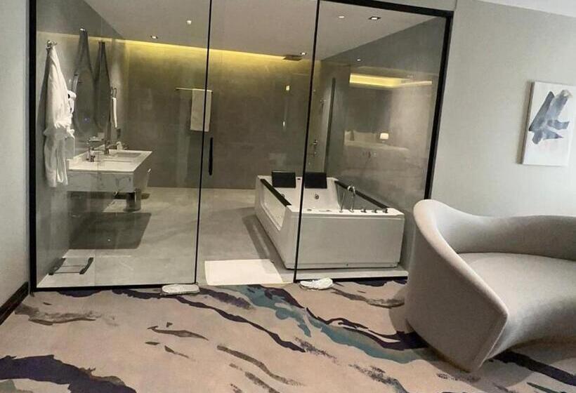 סוויטה נשיאותית, فندق الوتين Alwateen