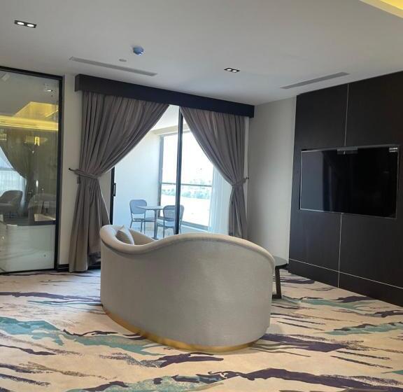 סוויטה עם טרסה, فندق الوتين Alwateen