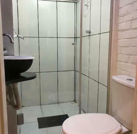 اتاق لوکس, St. Virginia’s