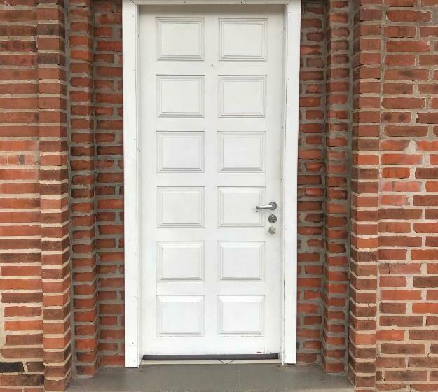 اتاق لوکس, St. Virginia’s