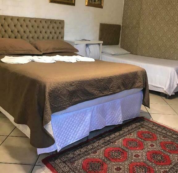 اتاق لوکس, St. Virginia’s