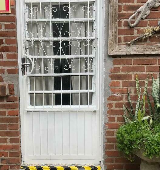 اتاق استاندارد چهار تخته, St. Virginia’s