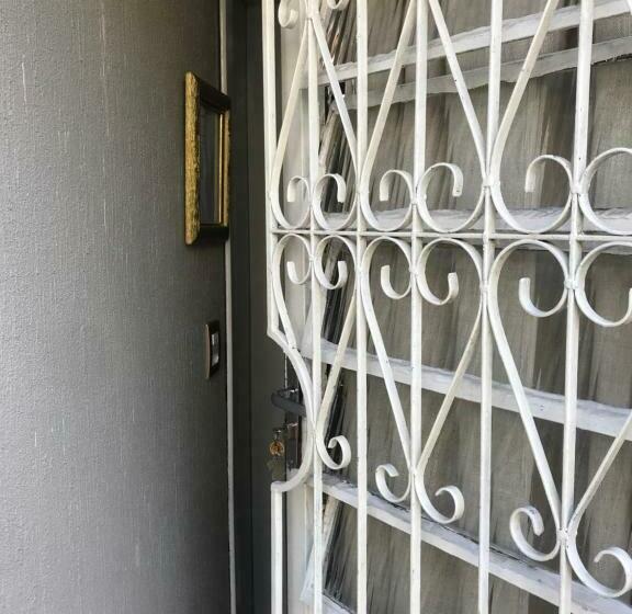 اتاق استاندارد چهار تخته, St. Virginia’s