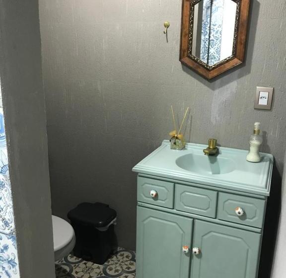 اتاق استاندارد چهار تخته, St. Virginia’s