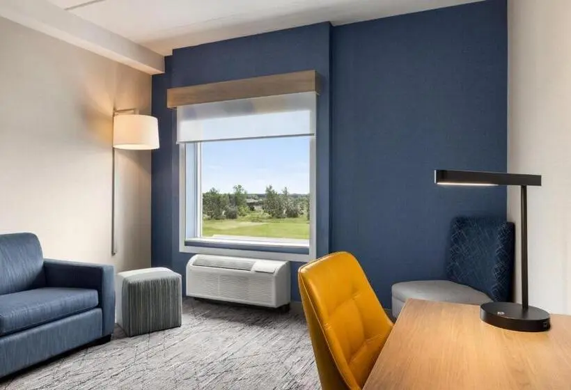 キングサイズベッドのスイートルーム, Holiday Inn Express   Strathroy, An Ihg