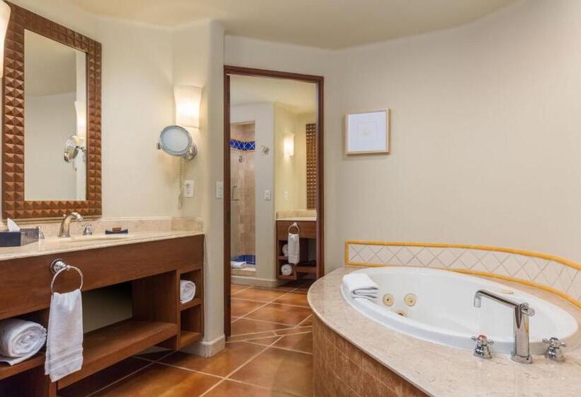 إستوديو سوبيريور, The Club At Hacienda Del Mar