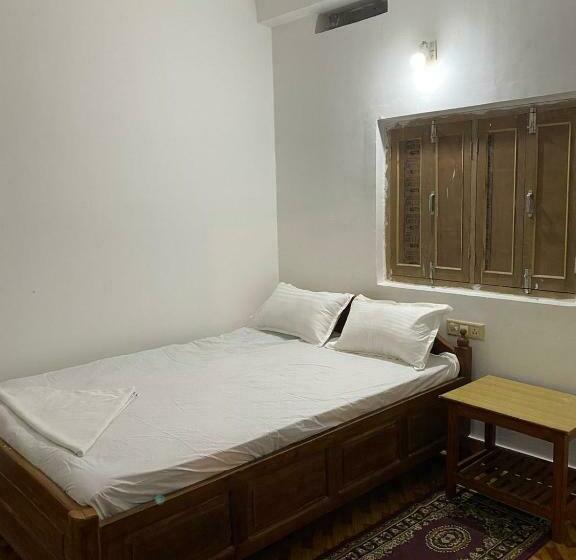 اتاق استاندارد یک نفره, Big Tree Guest House