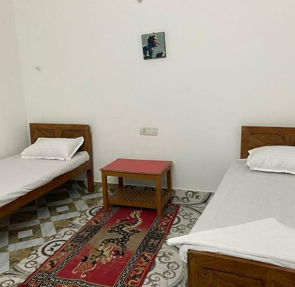 اتاق استاندارد یک نفره, Big Tree Guest House