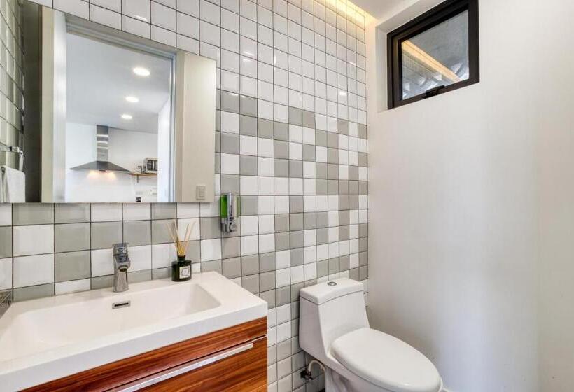 1 Sovrums Lägenhet med Balkong, Uliv Revolución Tijuana