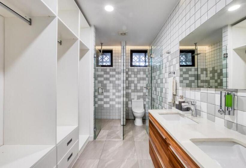 1 Sovrums Lägenhet med Balkong, Uliv Revolución Tijuana