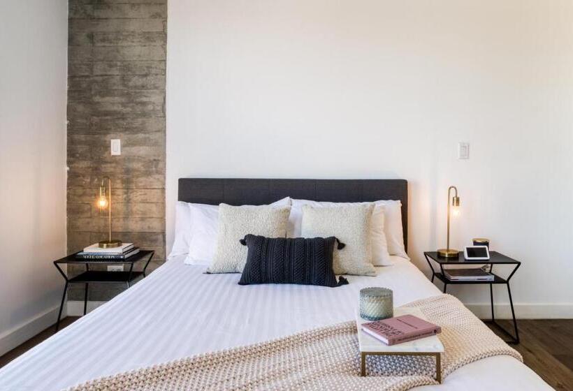 1 Sovrums Lägenhet, Uliv Revolución Tijuana