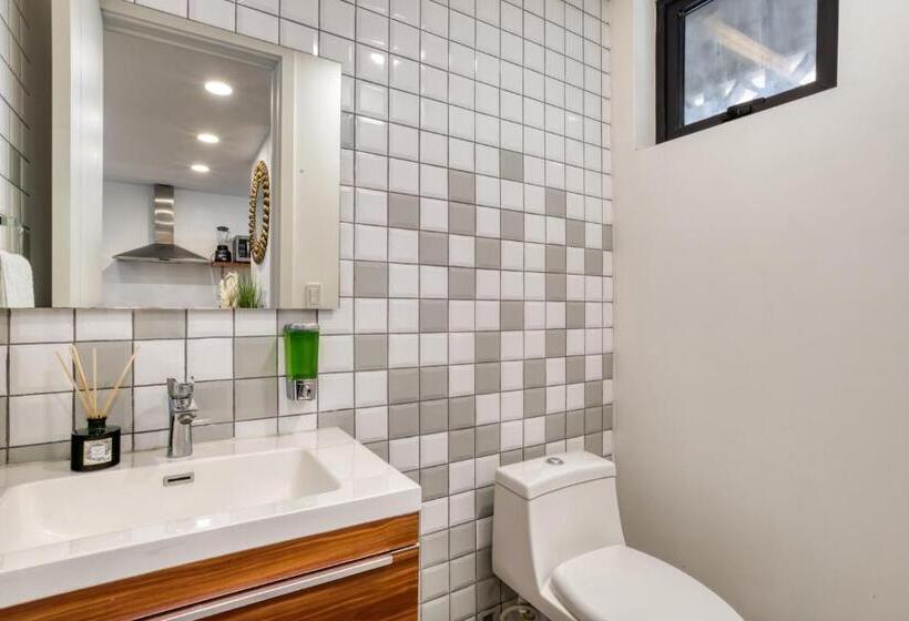 1 Sovrums Lägenhet med Balkong, Uliv Revolución Tijuana