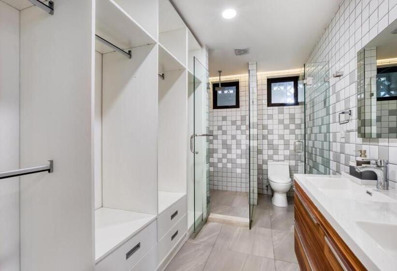 1 Sovrums Lägenhet med Balkong, Uliv Revolución Tijuana