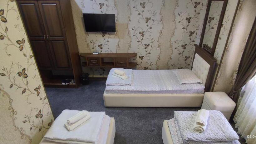 Economy Triple Room, Brick Palace