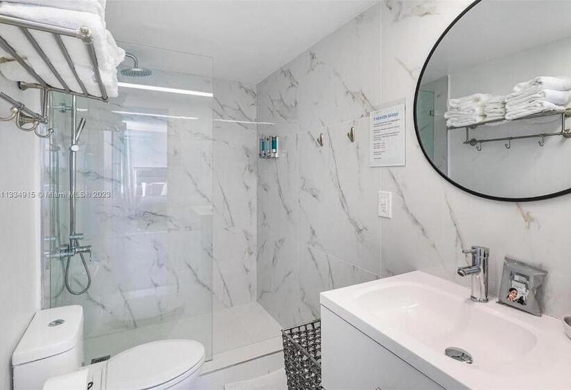 带海景的标准工作室, 11th   Seven Heaven Miami  Unforgettable Ocean Front  Free Parking