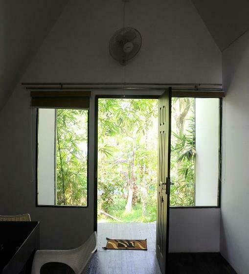 豪华园景房, Misty Ghats Resort