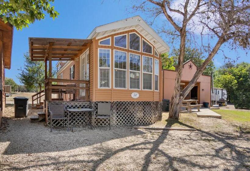 标准间, River Run Park Model Cabin On Guadalupe