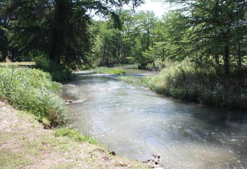 Pokój Standard, River Run Park Model Cabin On Guadalupe