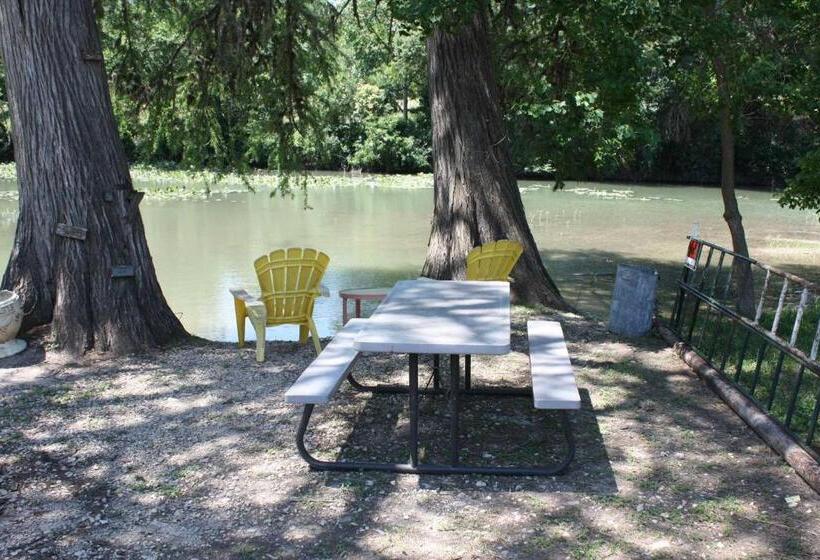 Pokój Standard, River Run Park Model Cabin On Guadalupe