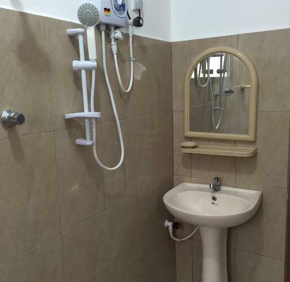 Четырехместный Номер Стандарт, Yaarl Holiday