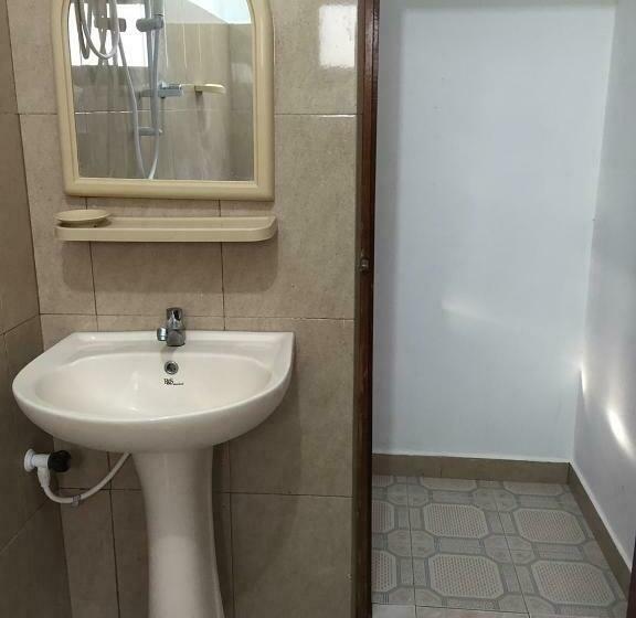 Номер Стандарт, Yaarl Holiday