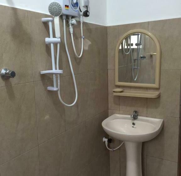 Семейный Номер, Yaarl Holiday