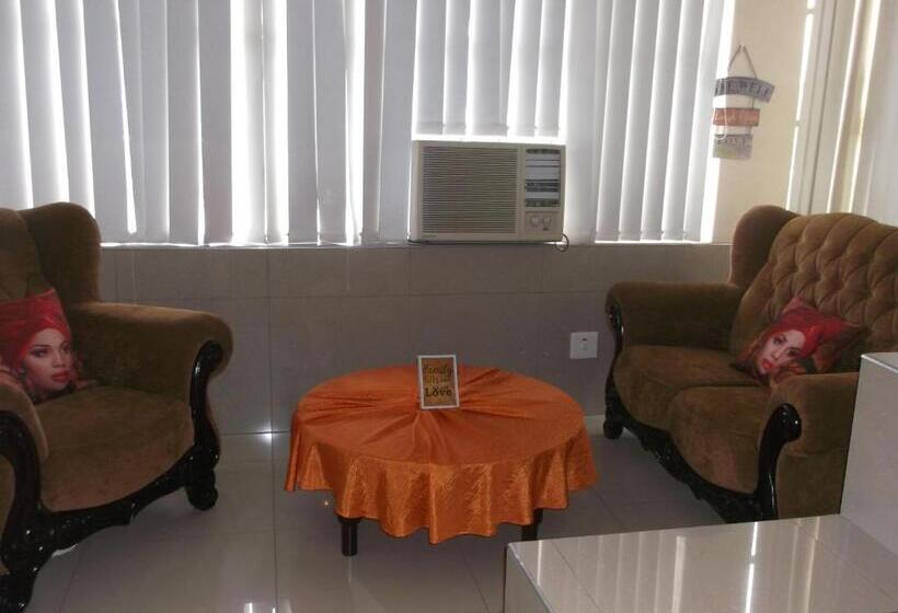 Delüks Süit, Keimoes