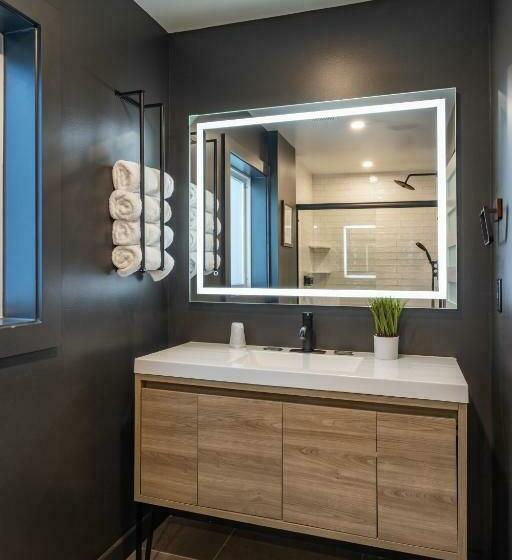 جناح سوبيريور, The Surf Club