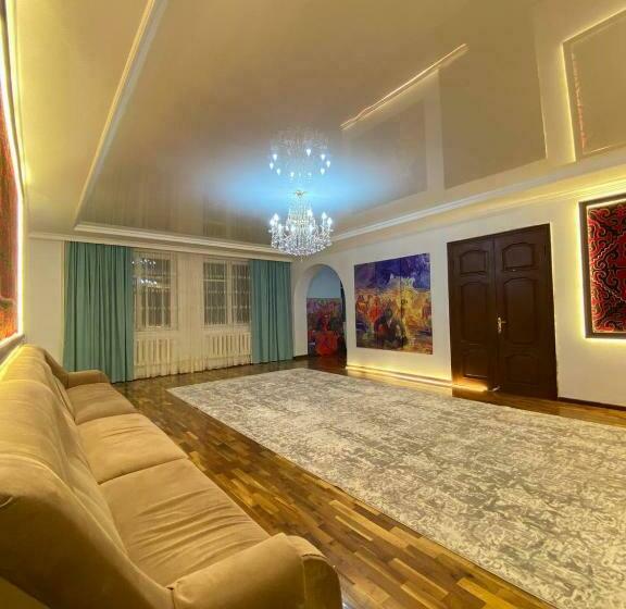 تختخواب در اتاق مشترک, Ayla Hostel