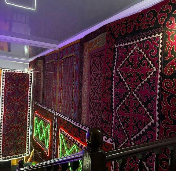 تختخواب در اتاق مشترک, Ayla Hostel