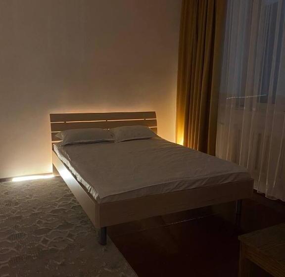 اتاق استاندارد با سرویس بهداشتی مشترک, Ayla Hostel