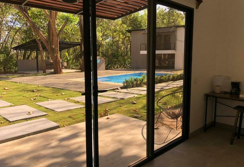 Апартаменты 1 Спальня Вид на Бассейн, Blue Window Boutique Villas