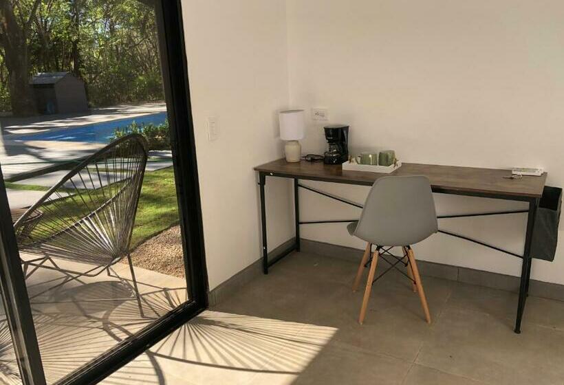 شقة غرفة واحدة مطلة على حمام السباحة, Blue Window Boutique Villas