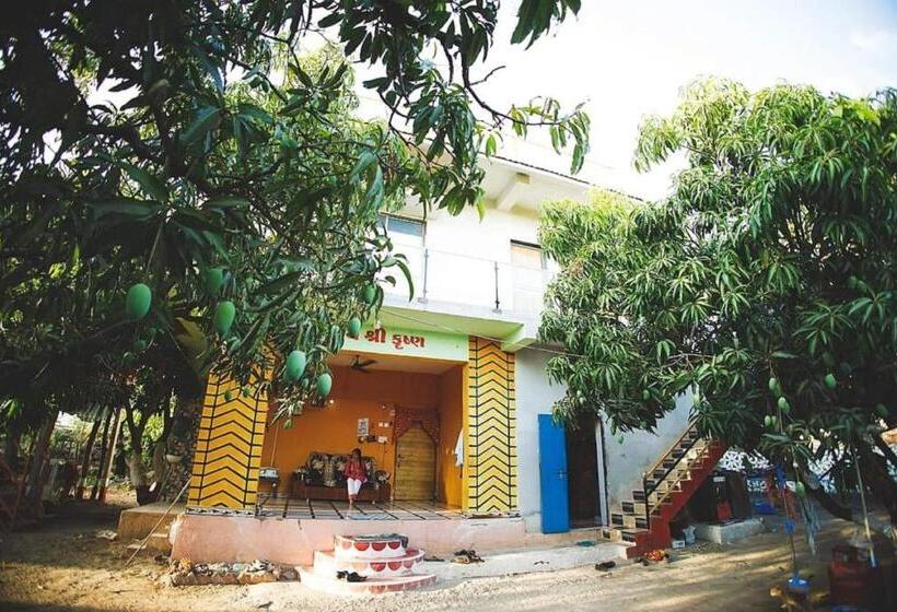 豪华家庭房间, Gokul Farm House