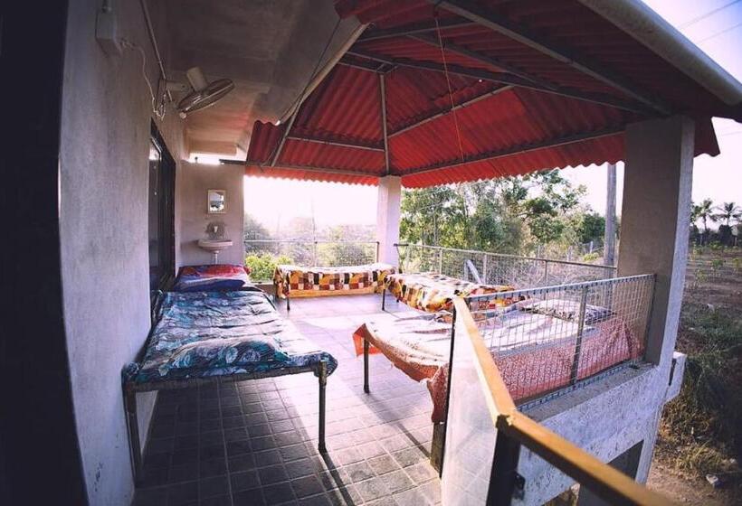 豪华家庭房间, Gokul Farm House