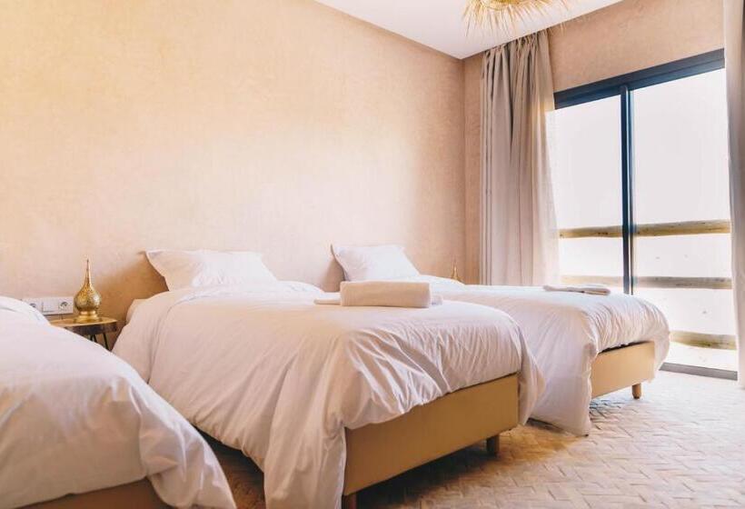 غرفة قياسية ثلاثية حمام مشترك, Surf&sound