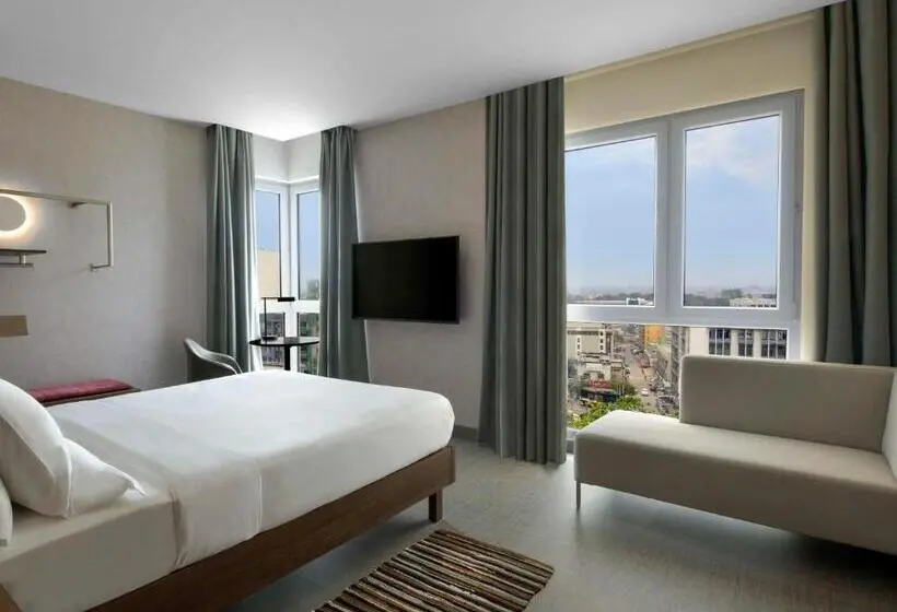 Executive Room Queen Bed, Novotel Kinshasa La Gombe
