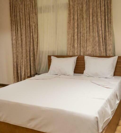 اتاق استاندارد, El Mina City