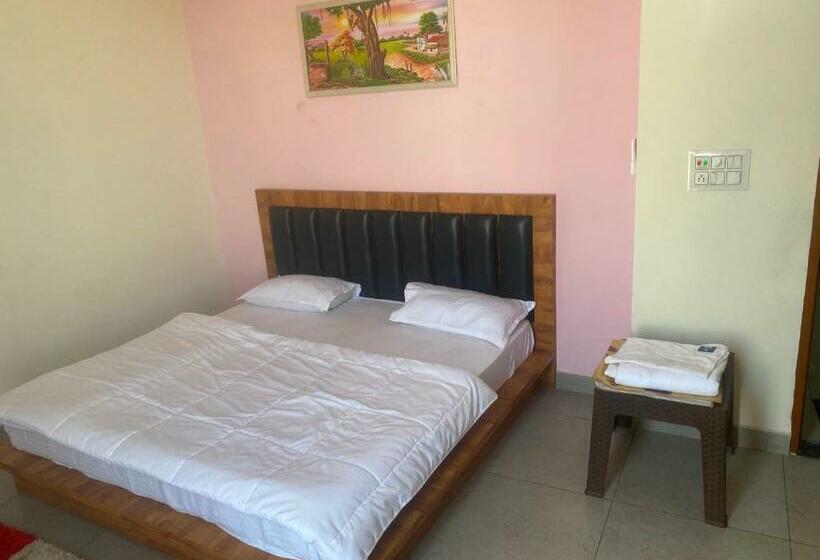 Трехместный Номер Классика, Oyo Barry Love