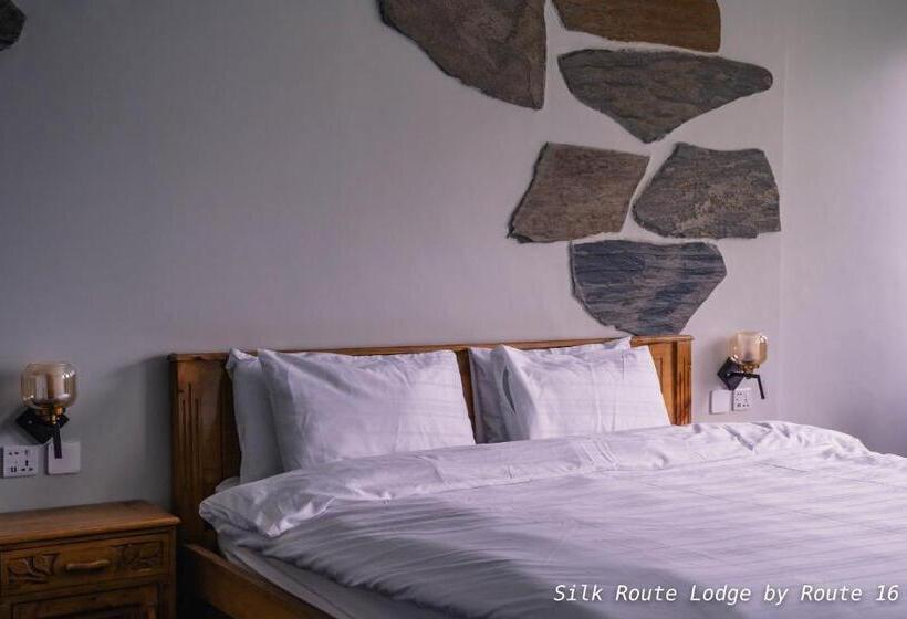 اتاق سوپریور با چشم‌انداز کوهستان, Silk Route Lodge