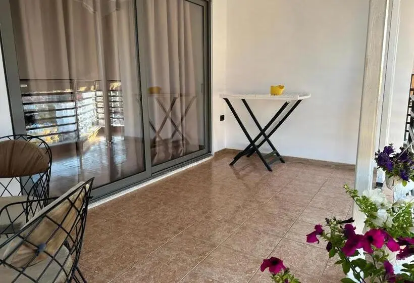 اتاق لوکس با بالکن, Suites Kozi
