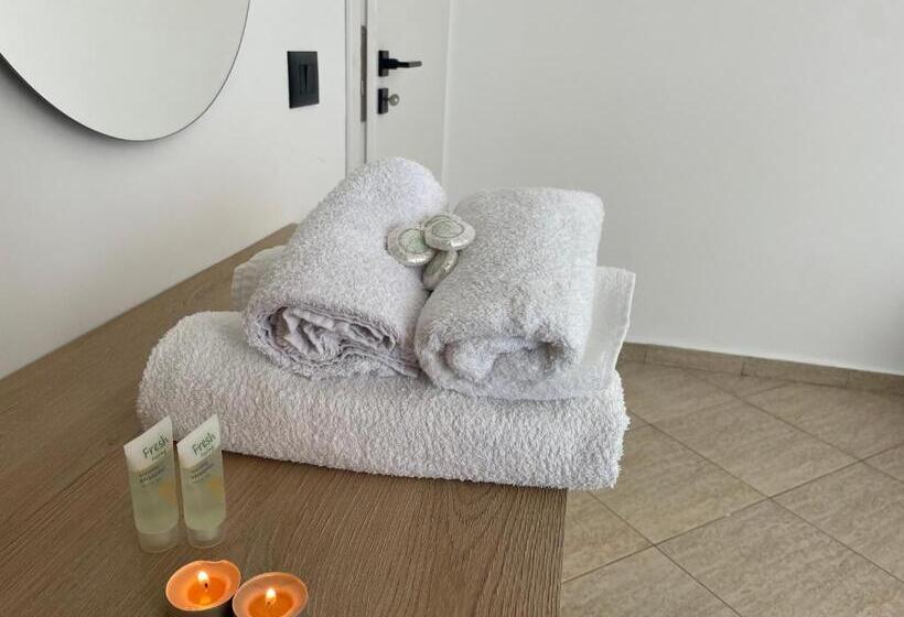 דירת חדר נוף לים, Suites Kozi