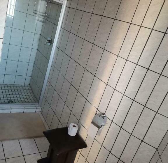 이코노미 룸, Neon Moon