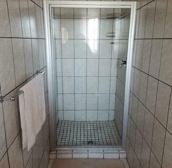 이코노미 룸, Neon Moon