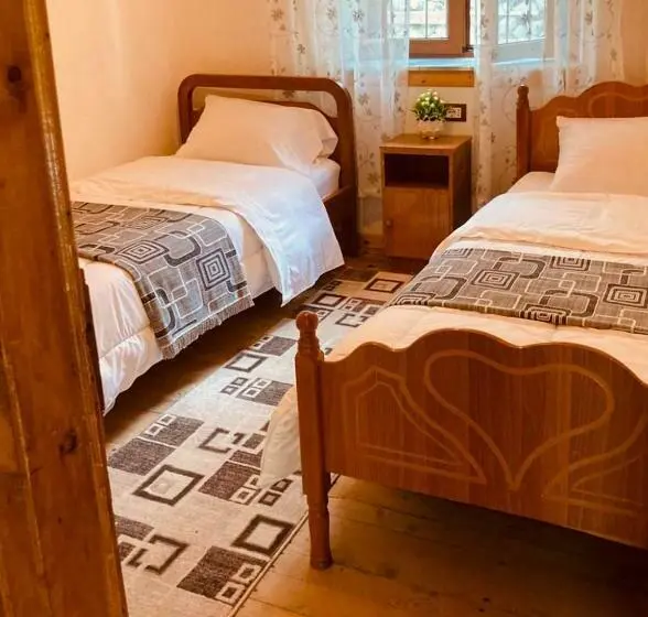 Standard-huone, Paja Guesthouse   Camping