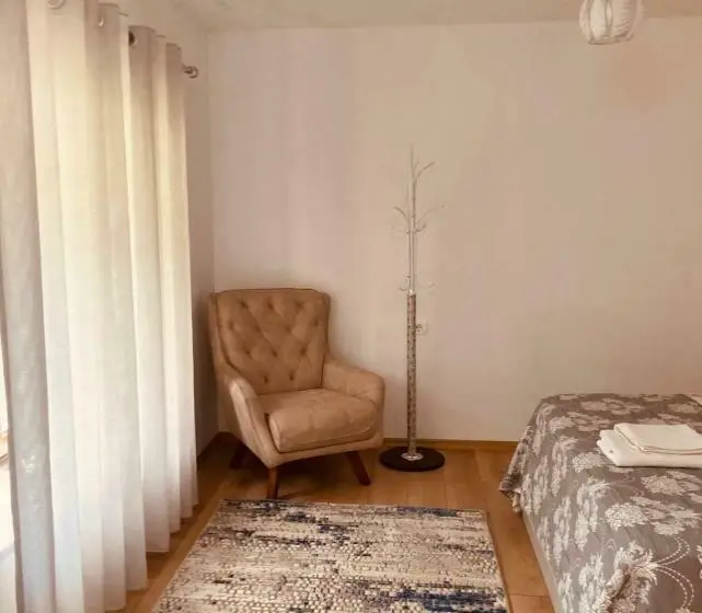 Standard-huone, Paja Guesthouse   Camping
